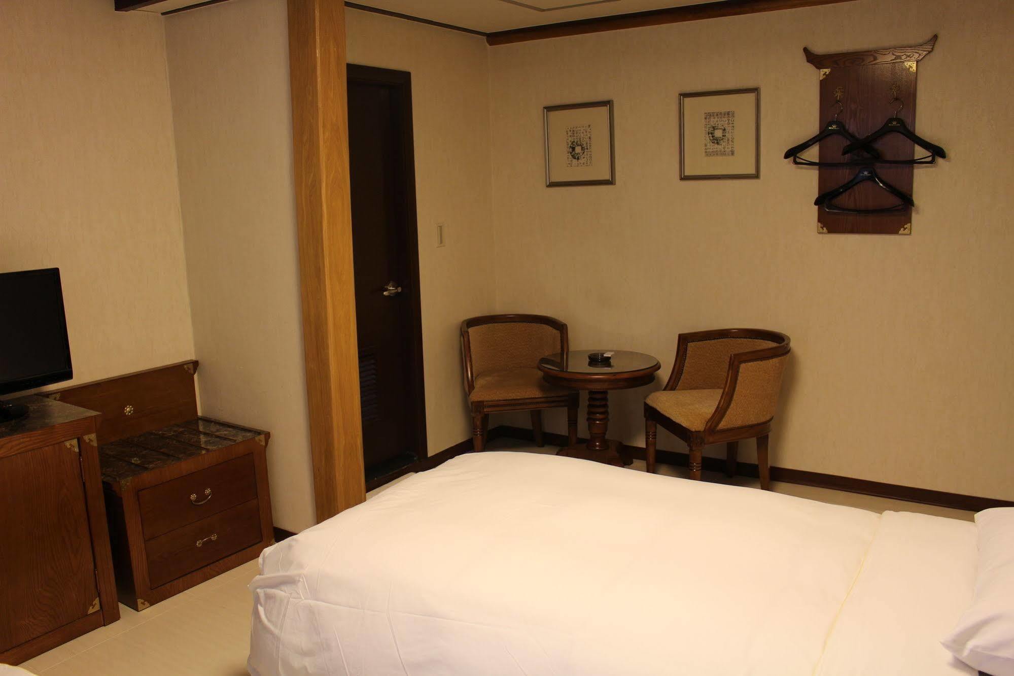 Insadong Crown Hotel Seúl Exterior foto