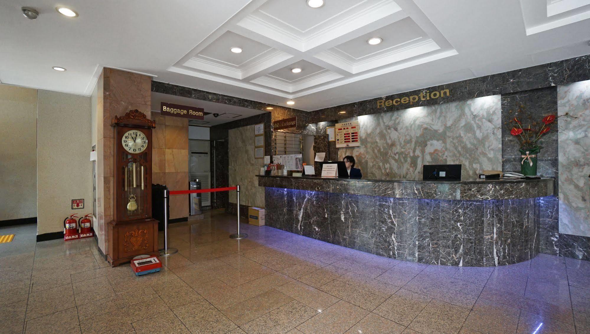 Insadong Crown Hotel Seúl Exterior foto